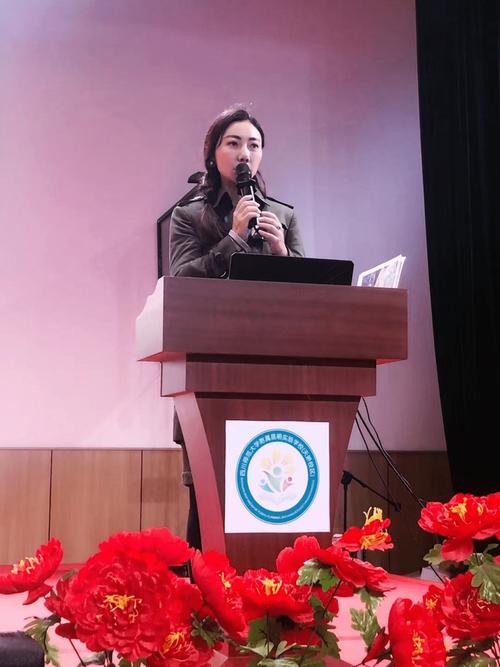 艺术家王馨曼受邀300场保护生物多样性的艺术使命进校园公益讲座活动